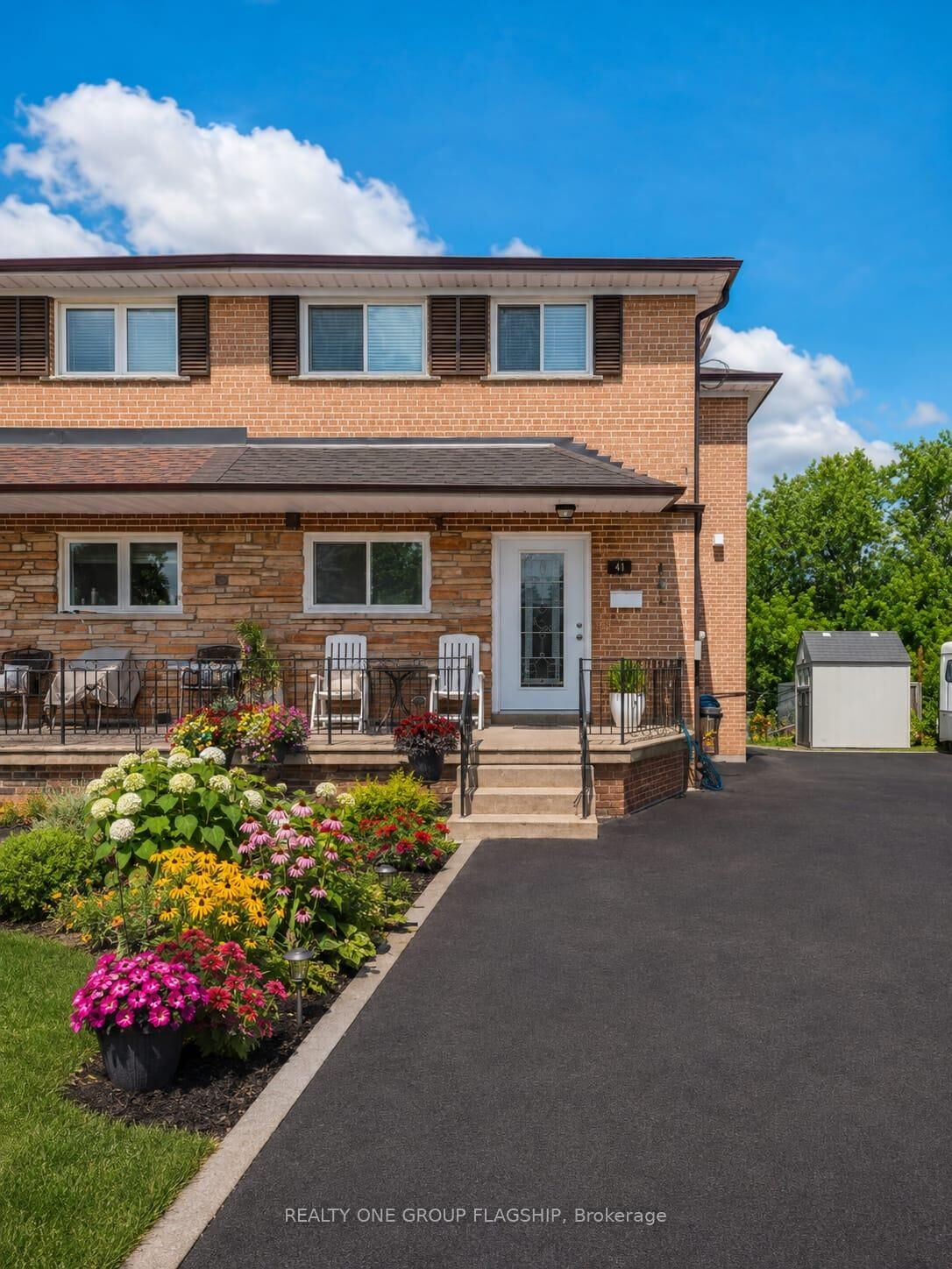 Property Photo:  12 Azalea Court  ON M9M 1V1 