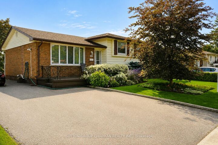 Property Photo:  965 Osgoode Drive  ON N6E 1C9 