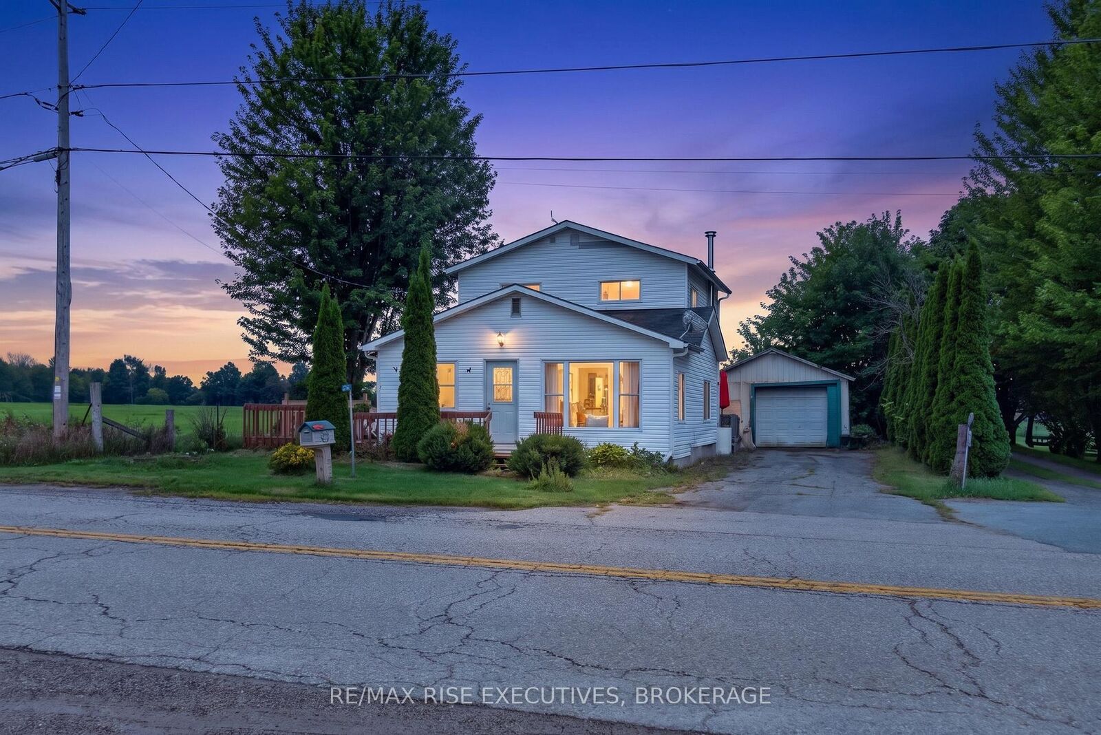 Property Photo:  463 Station Road  ON K7G 2V3 
