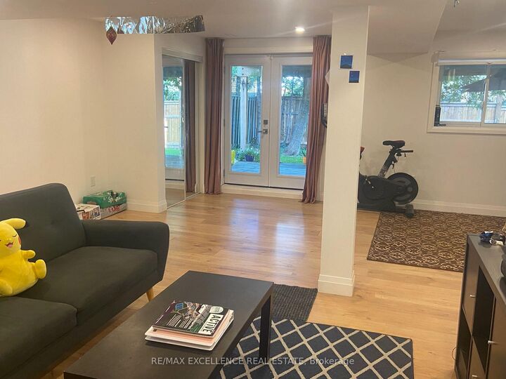 Property Photo:  46 Tradewinds Place Walkout Basement  ON N2N 3G4 
