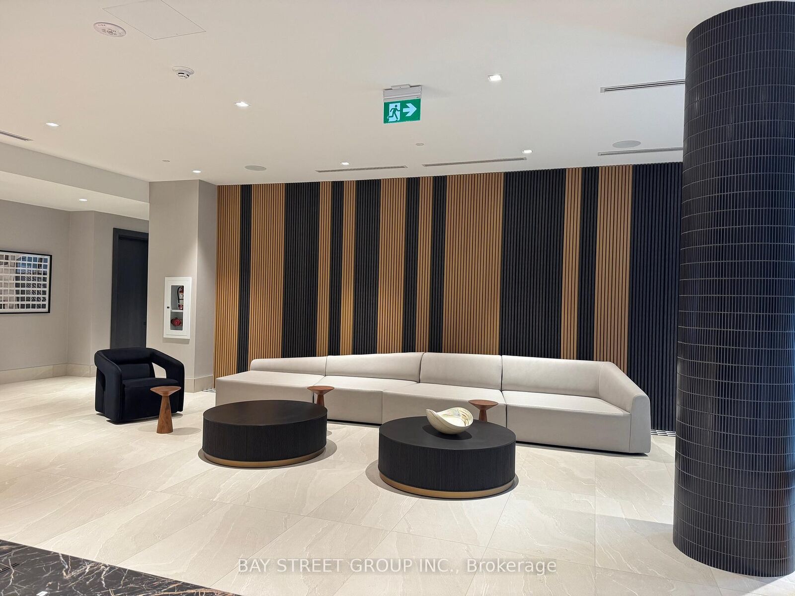 Property Photo:  2545 Simcoe Street N 1010  ON L1L 0W3 