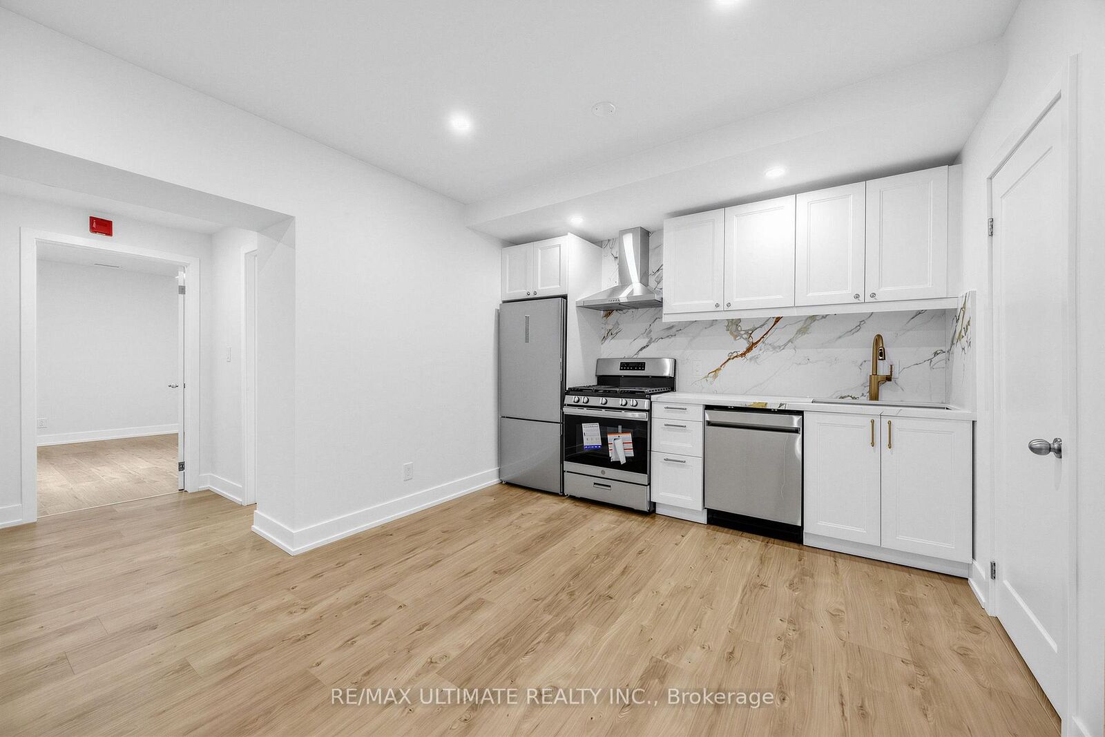 Property Photo:  229 Spadina Avenue 202  ON M5T 2E2 