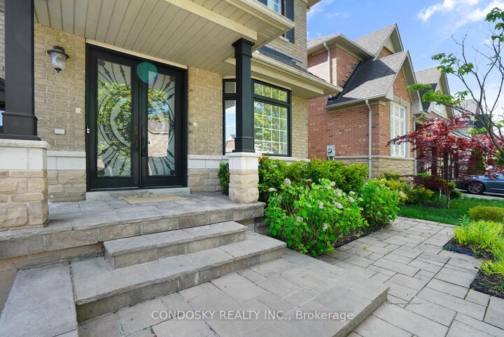 Property Photo:  3322 Fox Run Circle  ON L6L 6W4 