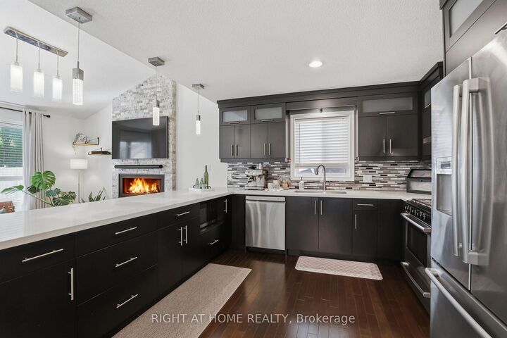 Photo de la propriété:  2322 Buroak Drive  ON N6G 0L1 