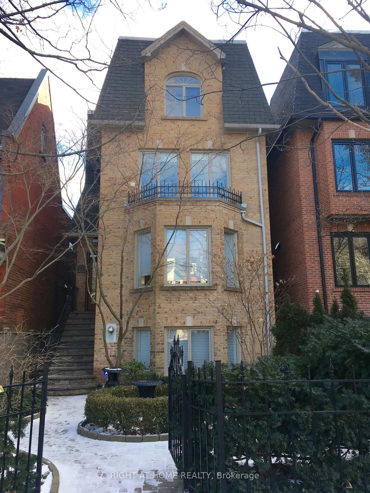 Property Photo:  63 Walker Avenue  ON M4V 1G3 