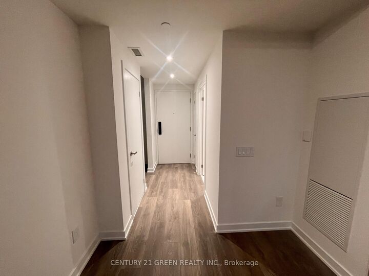 Property Photo:  28 Ann Street 206  ON L5G 0E1 