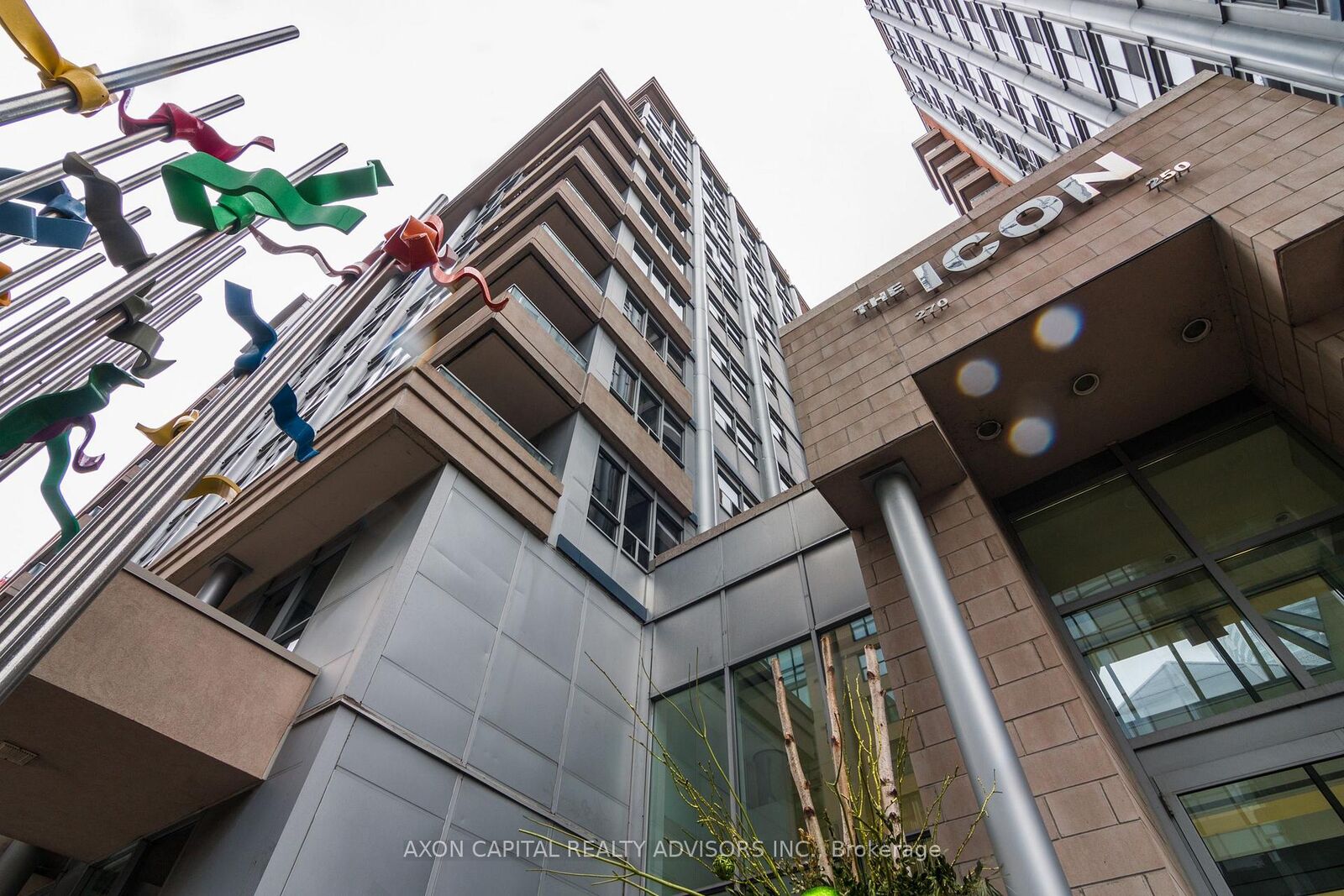Property Photo:  250 Wellington Street W 1243  ON M5V 3P6 