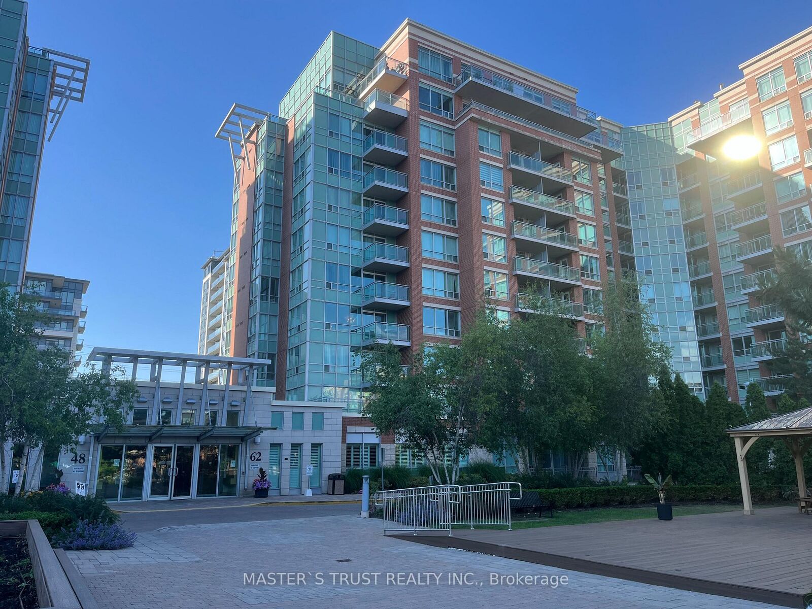 Property Photo:  62 Suncrest Boulevard 522  ON L3T 7Y6 