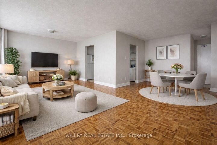 Property Photo:  890 Jane Street 903  ON M6N 4C3 