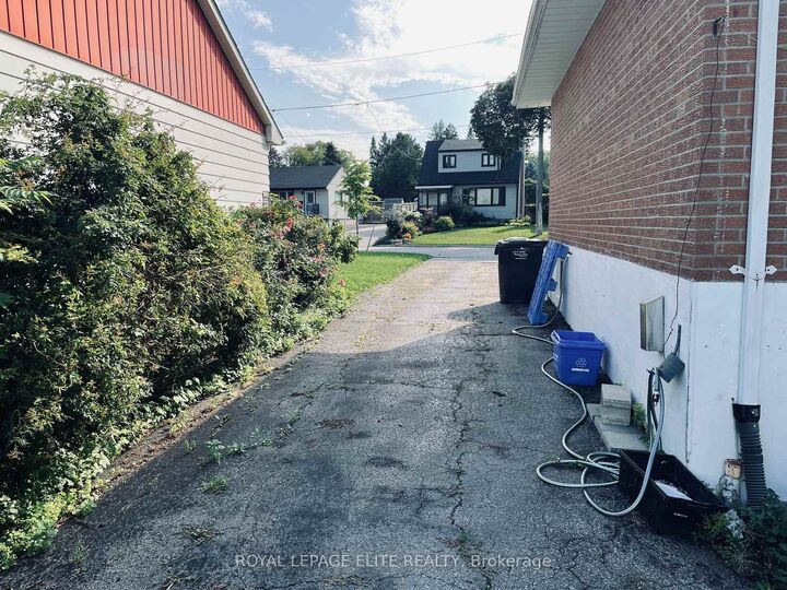 Property Photo:  13 Joseph Street  ON L5M 1N8 