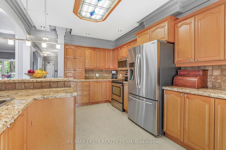 Property Photo:  2040 Sunland Drive  ON K4A 3K8 