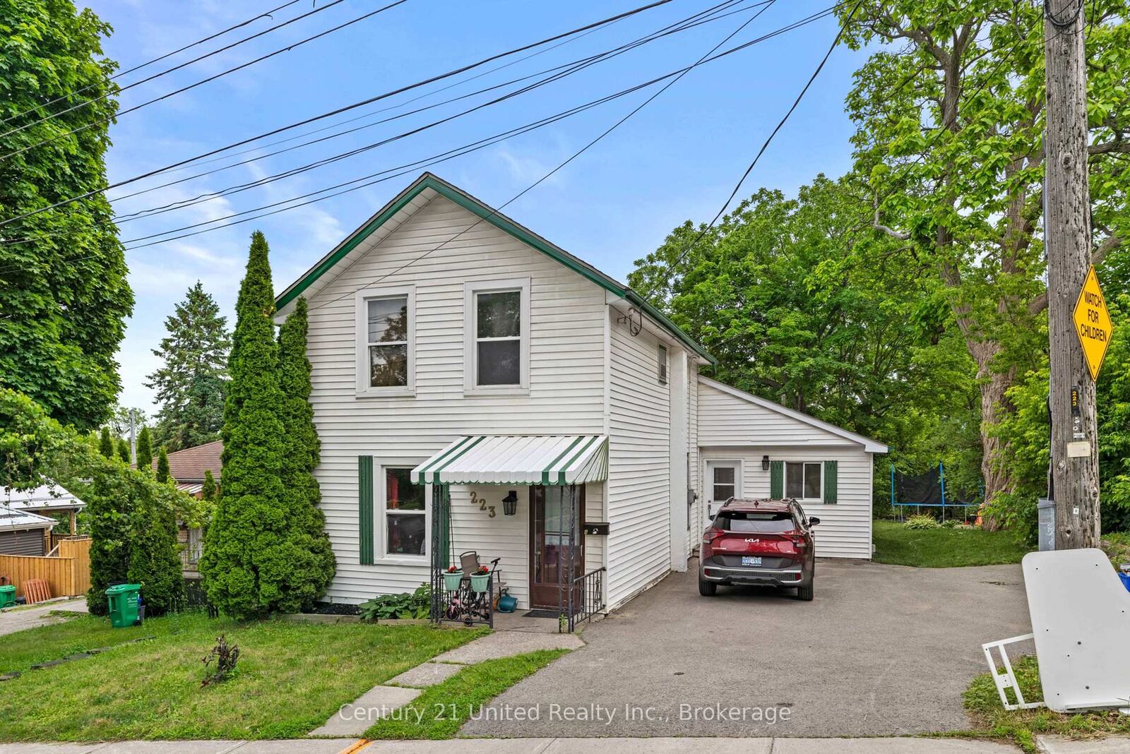 Property Photo:  223 Antrim Street  ON K9H 3G5 