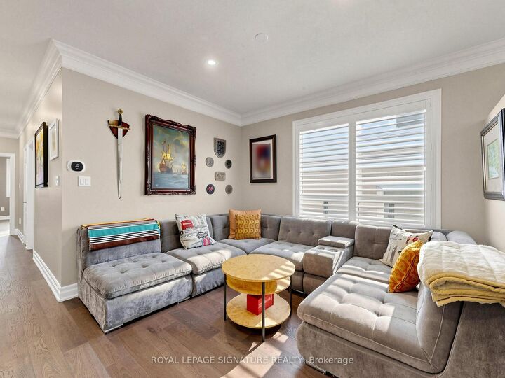 Photo de la propriété:  49 Kenilworth Crescent  ON L1M 2M6 