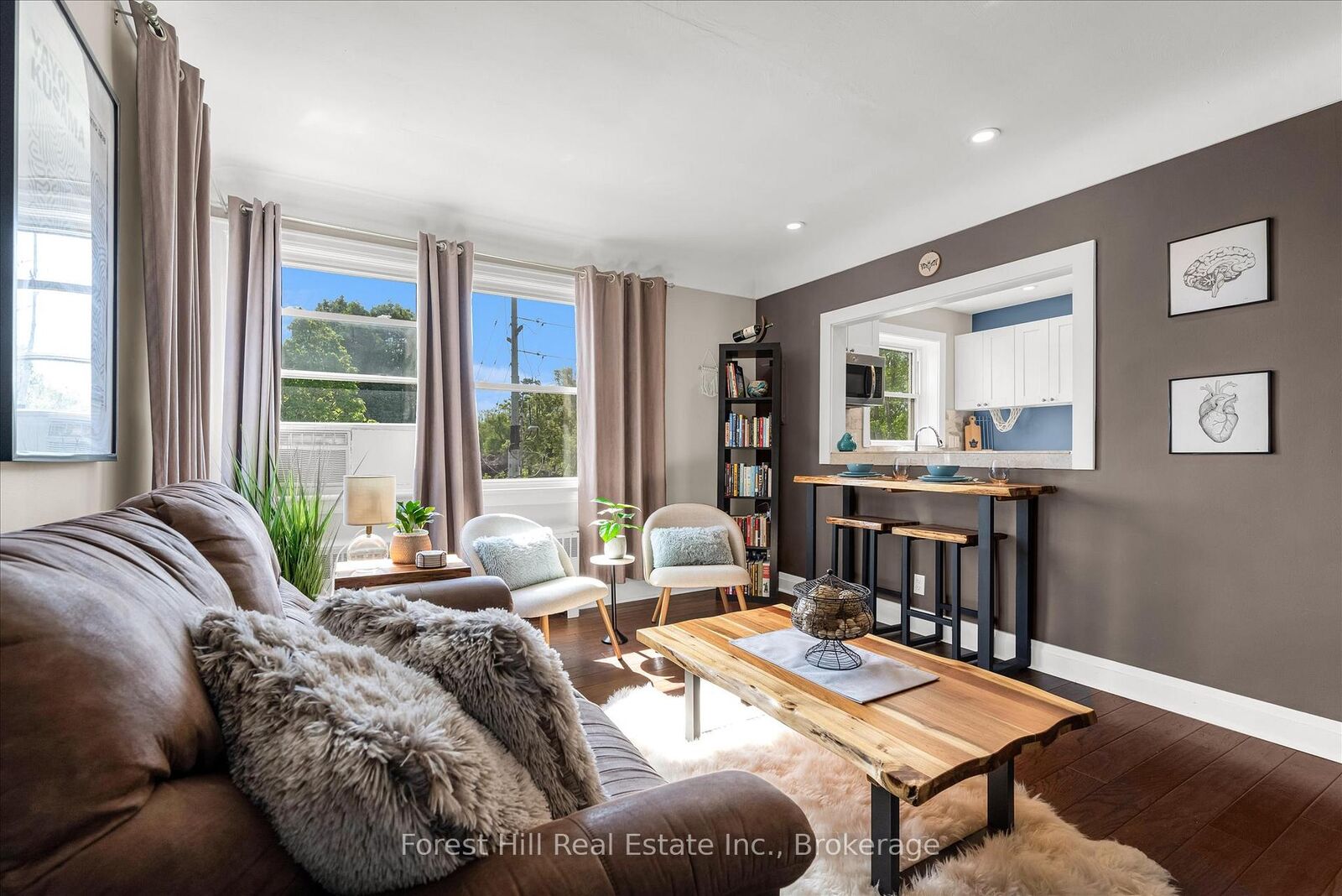 Property Photo:  2 Stroud Road 5  ON L8S 1Z6 