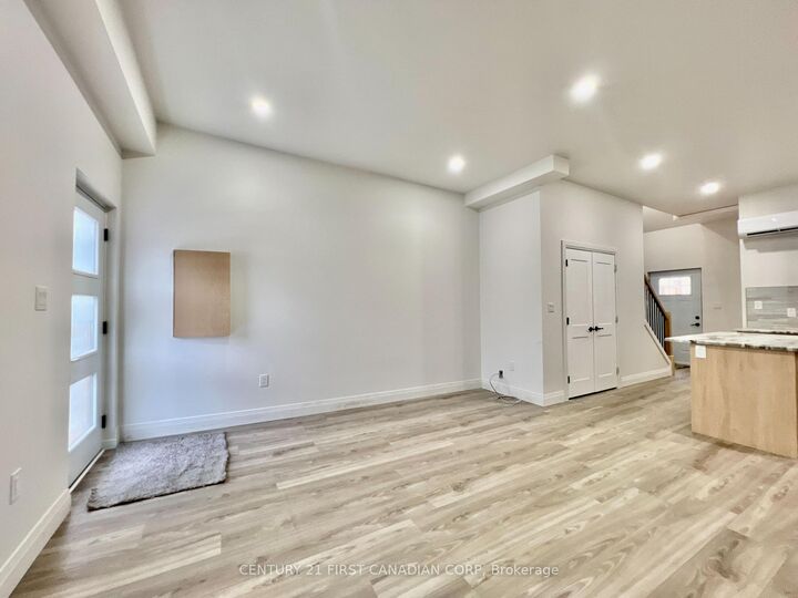 Property Photo:  166 Central Avenue 2  ON N6A 1M7 