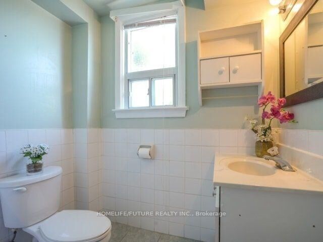 Property Photo:  4 Wonderland Drive Bsmt  ON M1G 2Y1 
