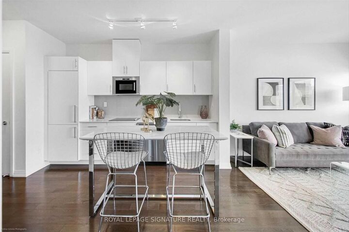 Property Photo:  460 Adelaide Street E 2210  ON M5A 1N6 