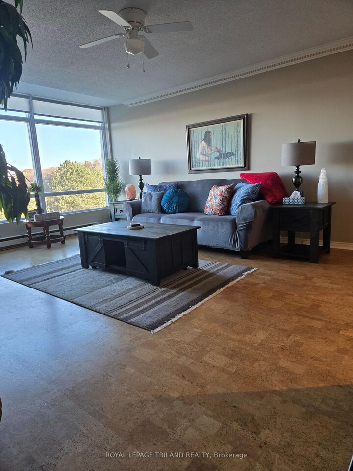 Property Photo:  45 Pond Mills Road 509  ON N5Z 4W5 