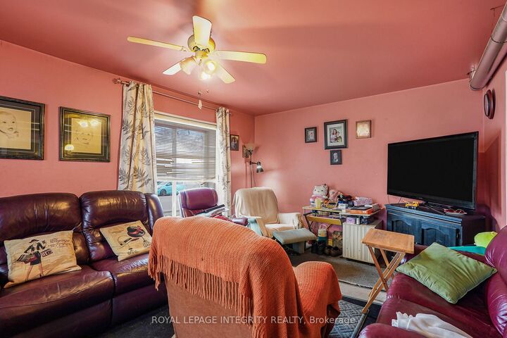 Property Photo:  259 Bishop Street N  ON K0C 1A0 