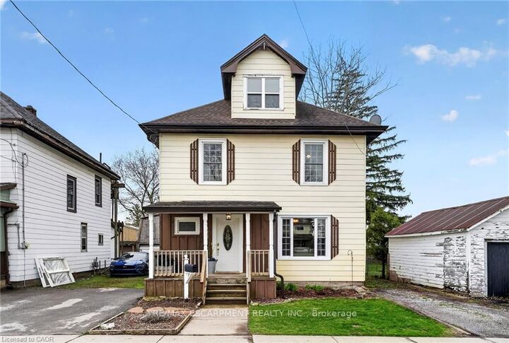 Property Photo:  122 South Cayuga Street W  ON N1A 1P5 
