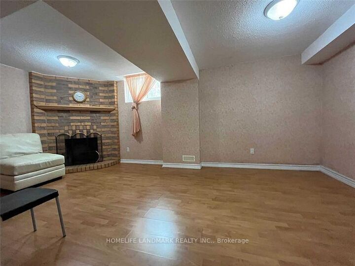 Property Photo:  26 Joanna Crescent  ON L4J 5E7 