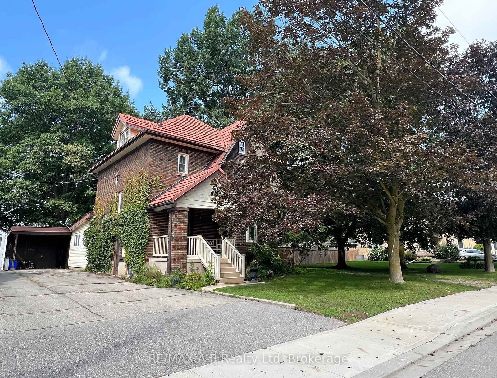 Property Photo:  31 John Street  ON N0B 2R0 