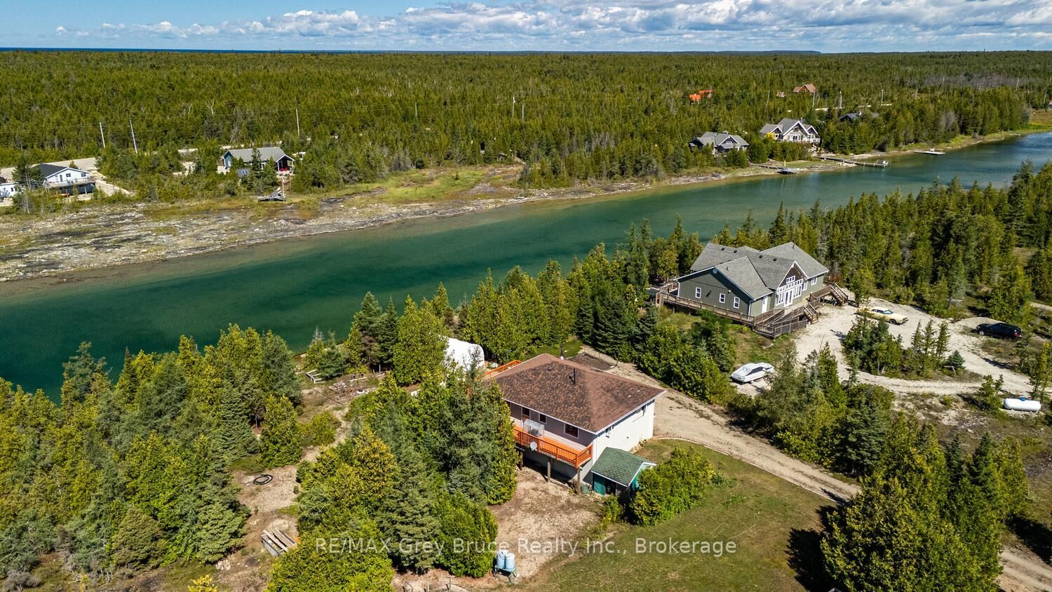 Property Photo:  68 Bayshore Avenue S  ON N0H 2R0 