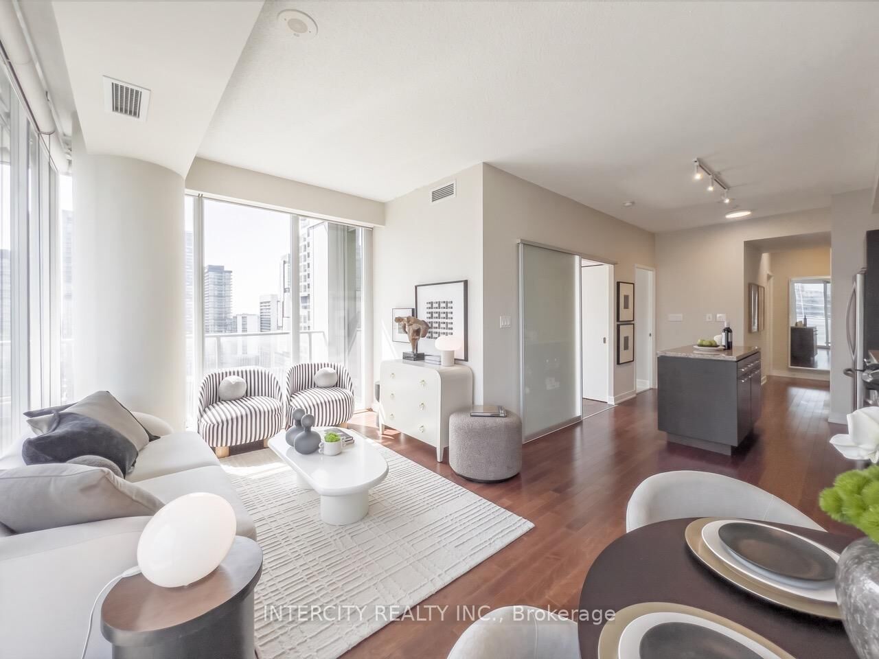 Property Photo:  126 Simcoe Street 2503  ON M5H 4E6 
