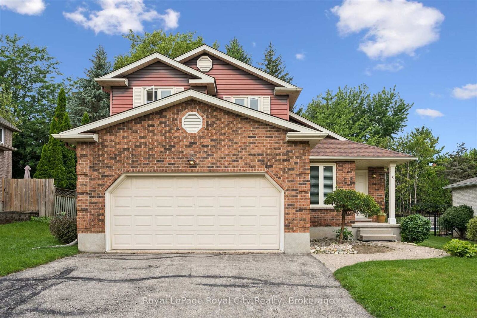 Property Photo:  8 Mollison Court  ON N1C 1A7 