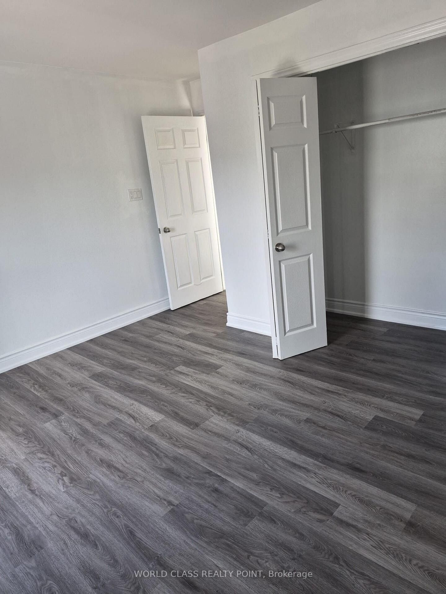 Property Photo:  13 Brock Street E  ON L1G 1R8 