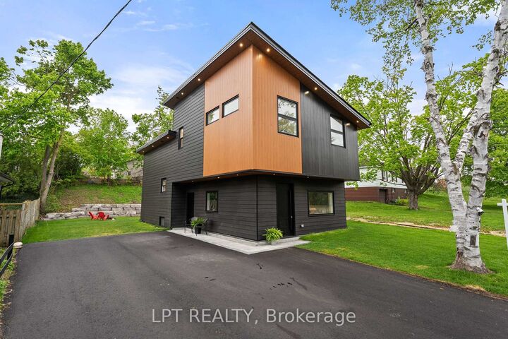 Property Photo:  168 Berczy Street  ON L4M 3R6 