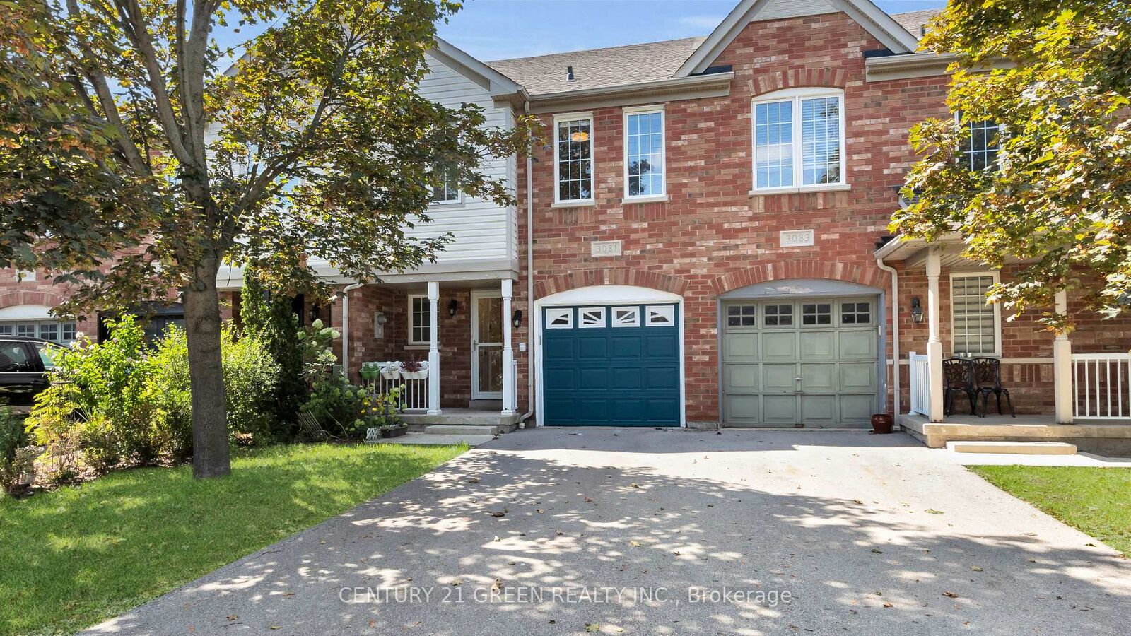 Property Photo:  3081 Hawktail Crescent  ON L5M 6W8 