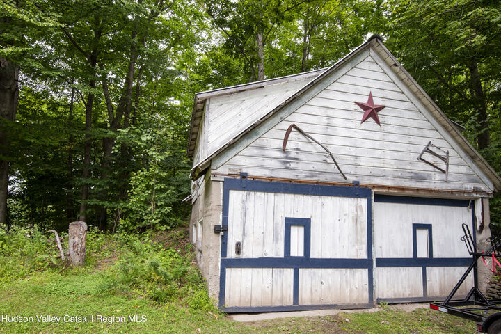 Property Photo:  96 Stonebridge Road  NY 12423 
