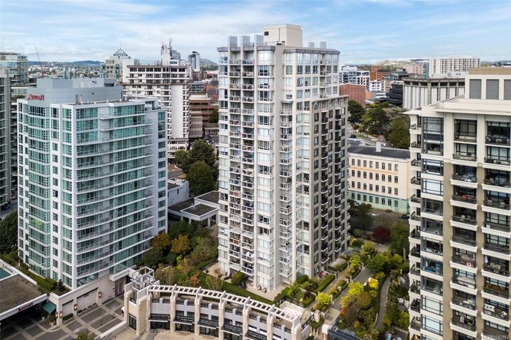 Property Photo:  751 Fairfield Rd #609  BC V8W 4A4 