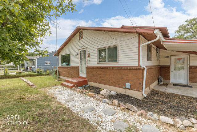 Property Photo:  5671 S 2700 W  UT 84067 
