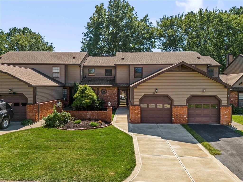 Property Photo:  1107 Valleyview Dr  PA 15055 