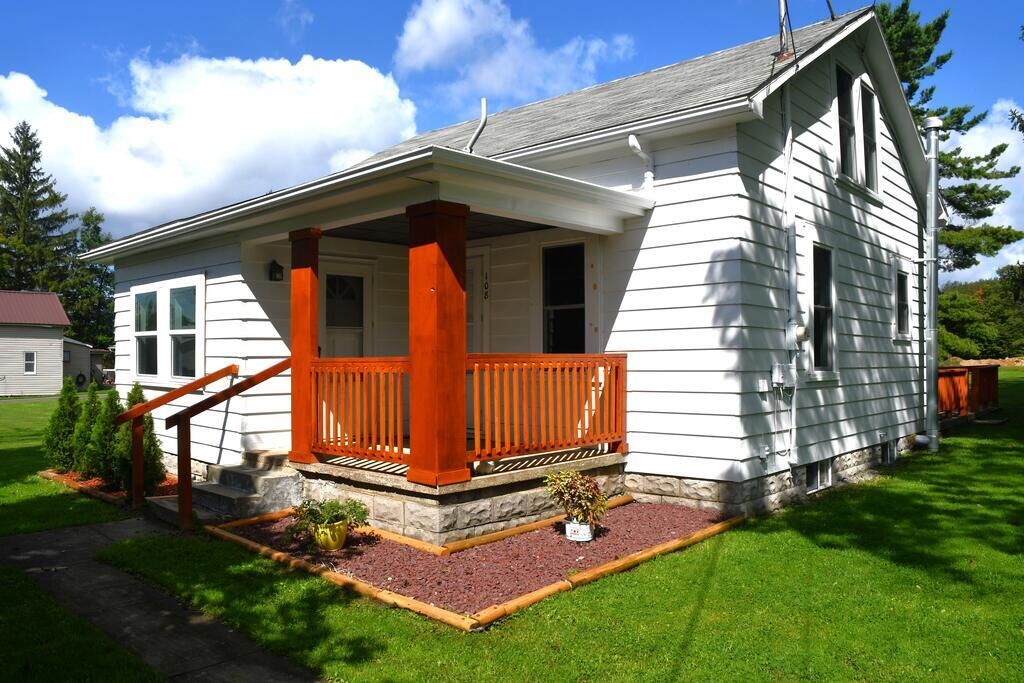 Property Photo:  108 W. Birch Street  PA 16239 