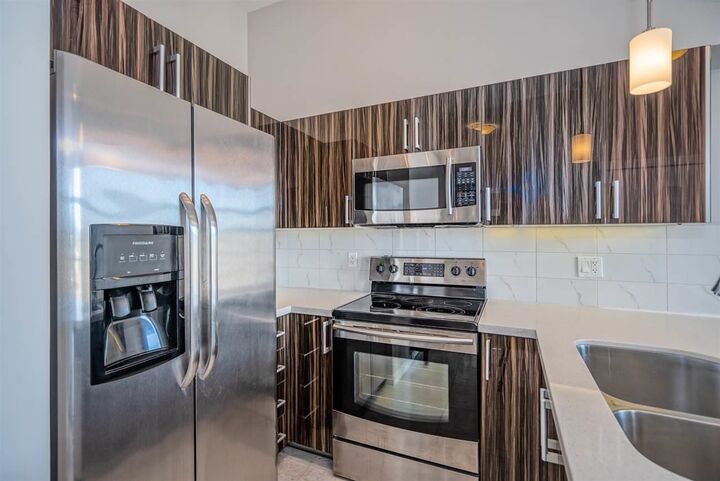 Property Photo:  22318 Lougheed Highway Ph 606  BC V2X 2T4 