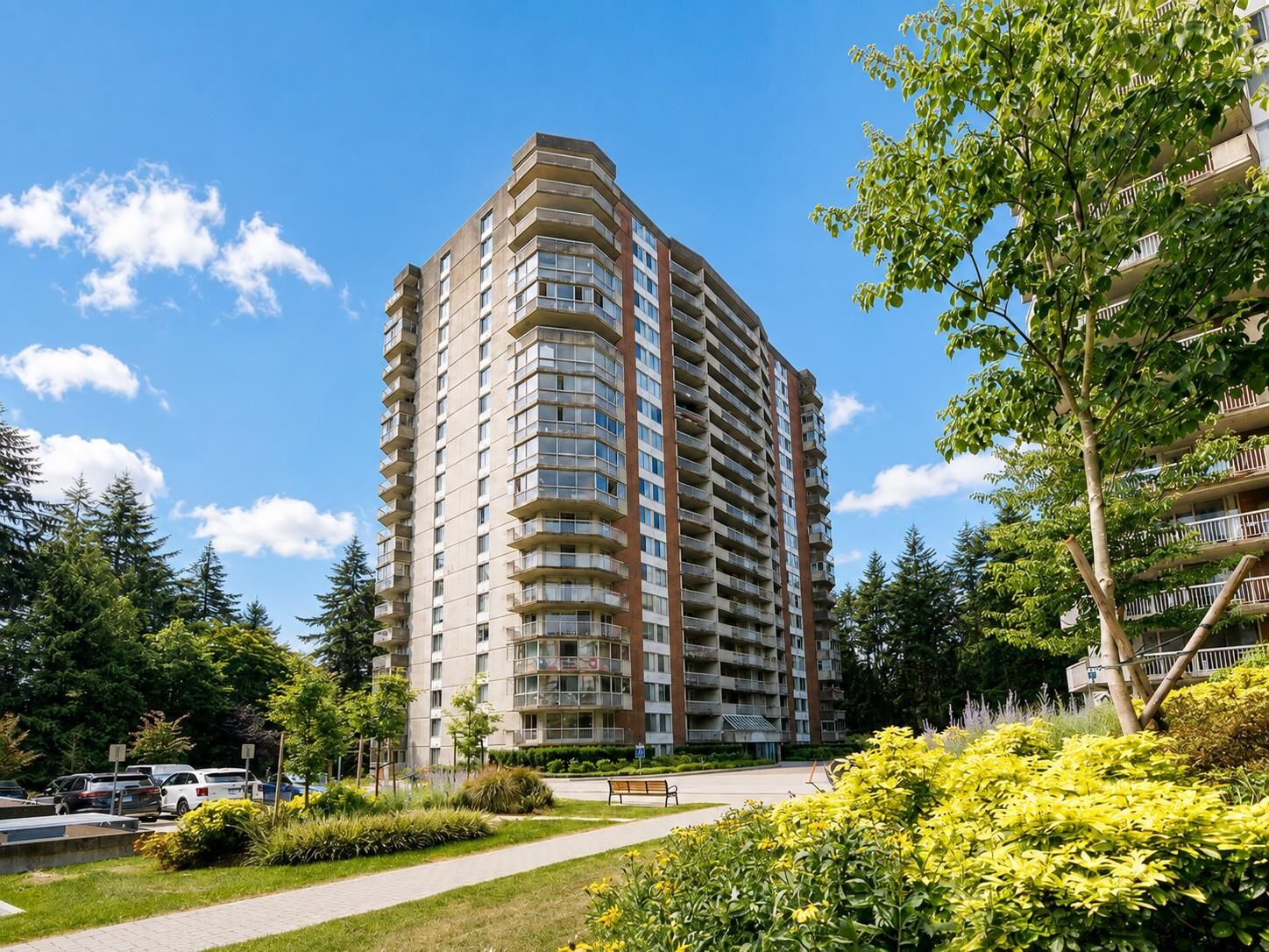 Property Photo:  2024 W Fullerton Avenue 409  BC V7P 3G8 