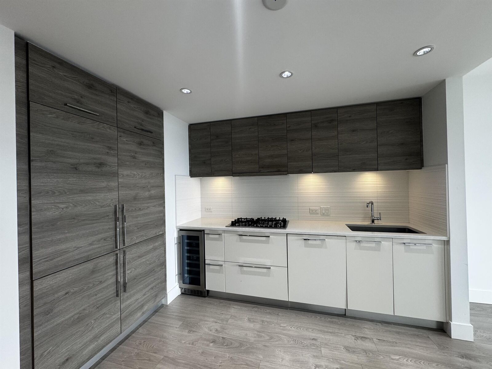 Property Photo:  7388 Kingsway 709  BC V3N 0G9 