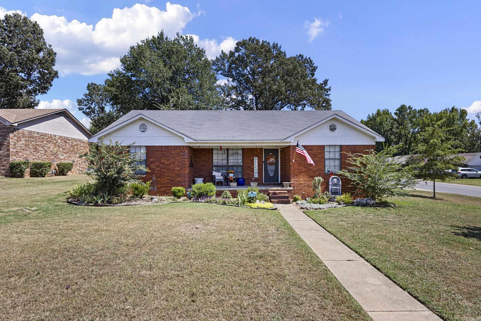 Property Photo: 2111 S Ithaca Ave AR 72802