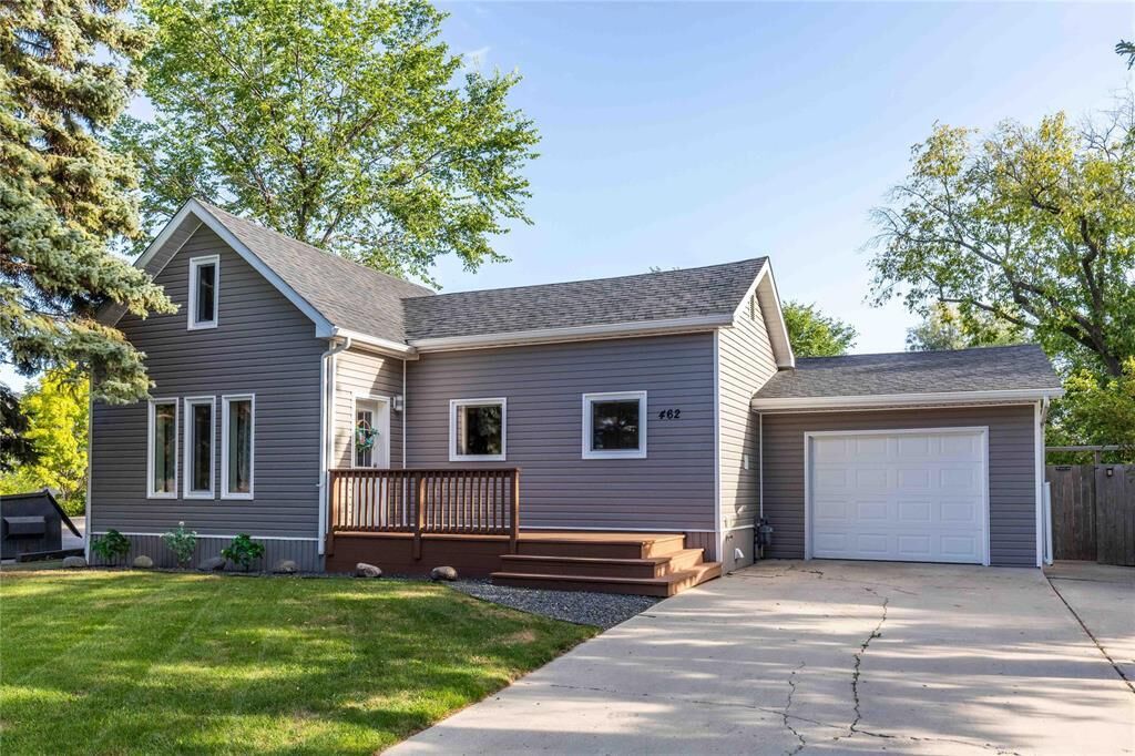 Property Photo: 462 Reimer Avenue MB R5G 0G7