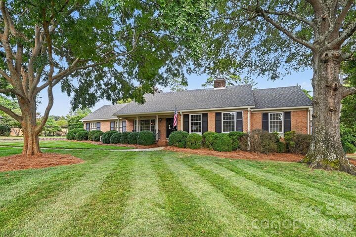 Property Photo:  207 Richmond Road  NC 28144 