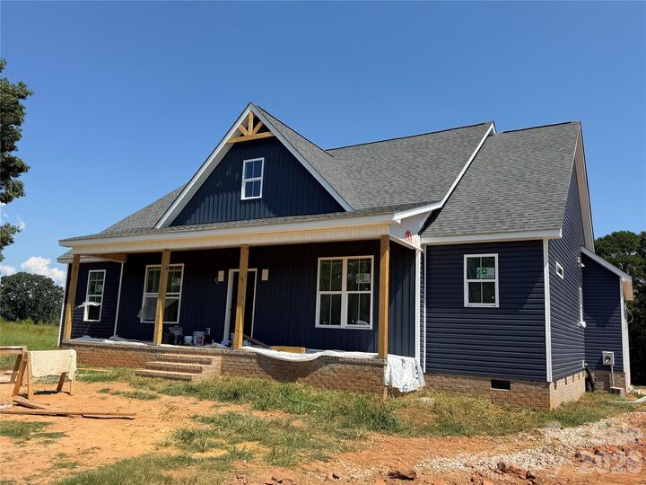 Property Photo: 202 Northbrook Iii School Road NC 28168