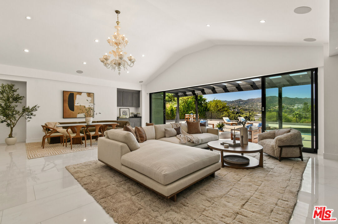 Property Photo:  4423 Bergamo Dr  CA 91436 