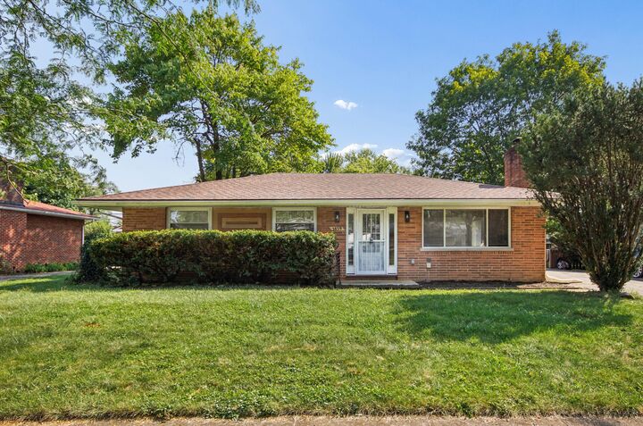 Property Photo: 3839 Roswell Drive OH 43227