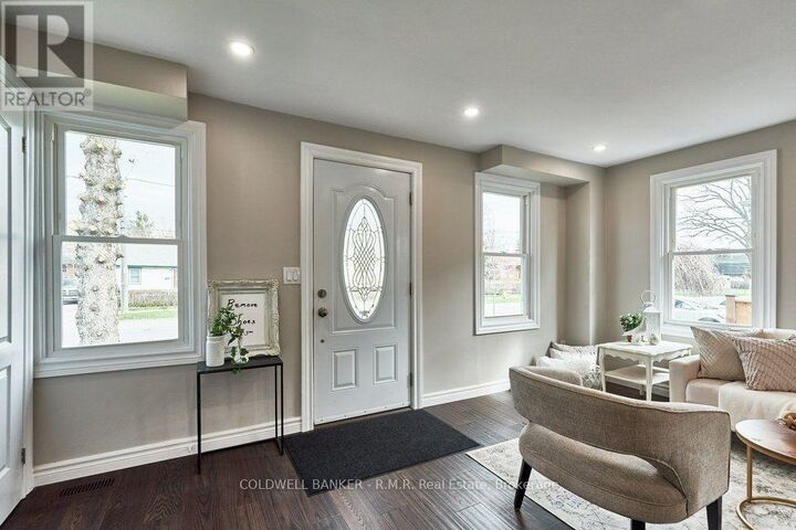 Property Photo: 63 Orchard View Boulevard ON L1G 3N8