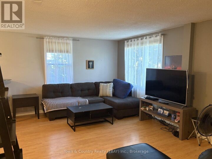 Property Photo:  62 Rockwood Avenue North  ON P7A 6A2 