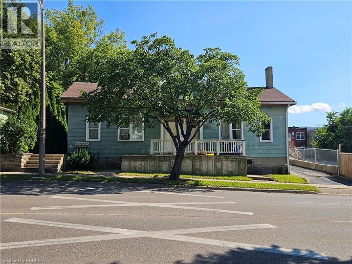 Property Photo:  217 Dalhousie Street  ON N3S 3T8 