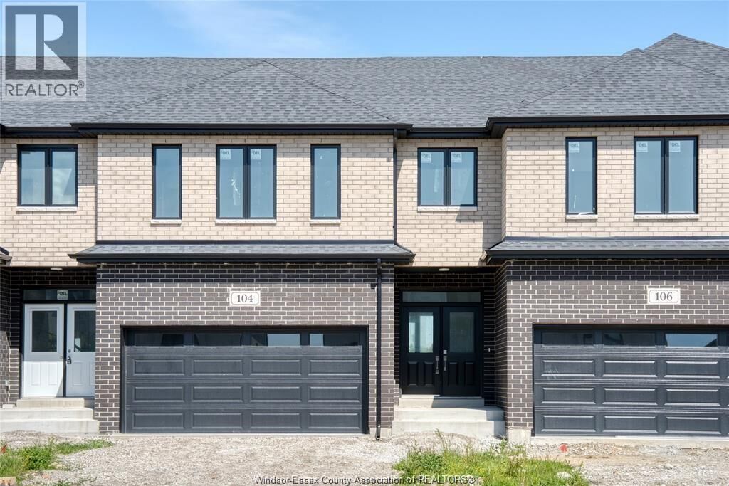Property Photo:  104 Eagle Street  ON N8H 0G5 